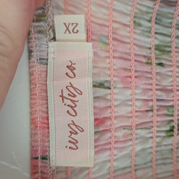 NWOT Ivy City Smocked Floral Dress Size 2x - Picture 3 of 3